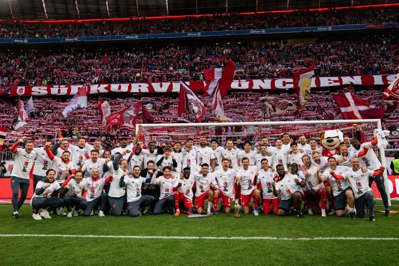 بايرن ميونخ يحسم تأهله لنهائي كأس ألمانيا بثنائية نظيفة على حساب ليفركوزن