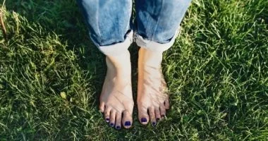 تحدي أصابع القدم: حيلة بسيطة لتحسين مزاجك والتخلص من الكآبة