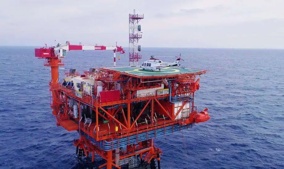 خبير نفط يكشف حقيقة توقف حقل ظهر ويؤكد استمرار الإنتاج واكتشافات الغاز الجديدة