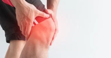 دراسة: التمارين تتفوق على الجراحة بعلاج آلام الركبة في أغلب الحالات