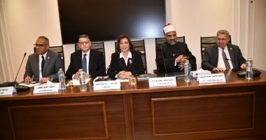 رئيس تعليم النواب: الهواتف تزيد الطلاق وتهدد التماسك الأسري