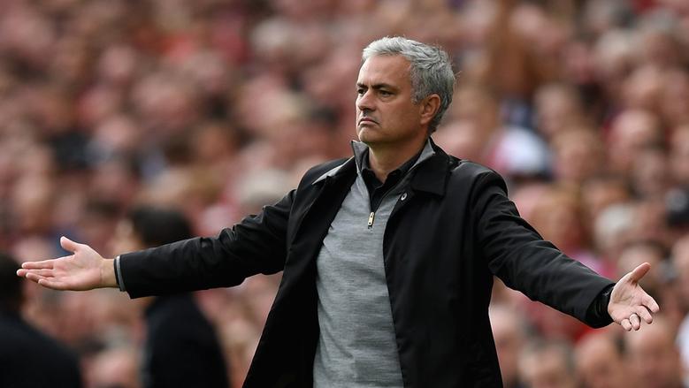 ريال مدريد يدرس عودة مورينيو لحل أزمة الفريق الملكي