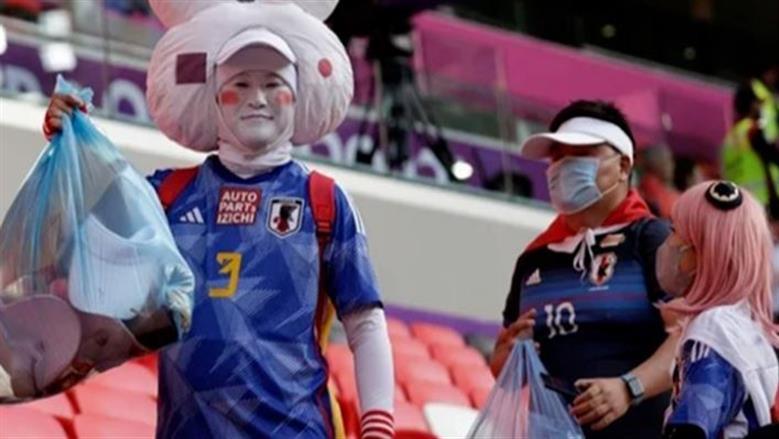 سر تنظيف المدرجات.. عادة يابانية بأصول ثقافية عميقة في كأس العالم