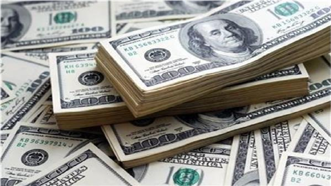 الدولار الأمريكي يرتفع أمام الجنيه المصري في ختام تعاملات اليوم الأحد