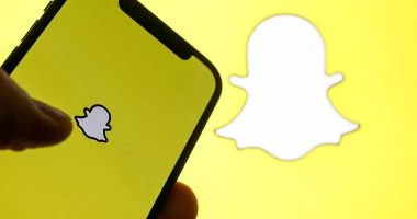 سناب شات تحوّل الدردشات إلى منصات بيع بإعلانات الذكاء الاصطناعي