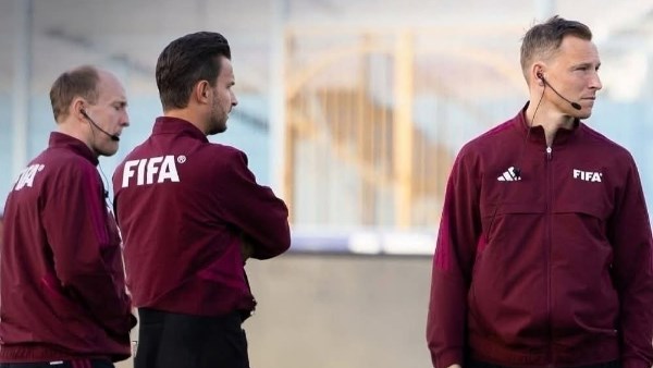 شلاجر يقود تحكيم معركة القمة بين الأهلي وبيراميدز بالدوري المصري