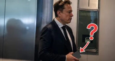 صورة جديدة تحسم جدل هاتف إيلون ماسك: آيفون 17 برو