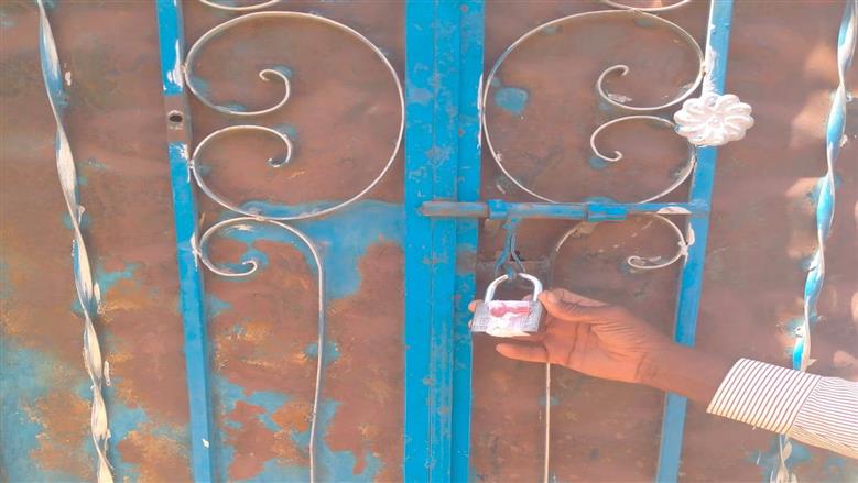 غلق وتشميع 10 محلات مدارة بأجانب في نصر النوبة بأسوان لمخالفة القانون