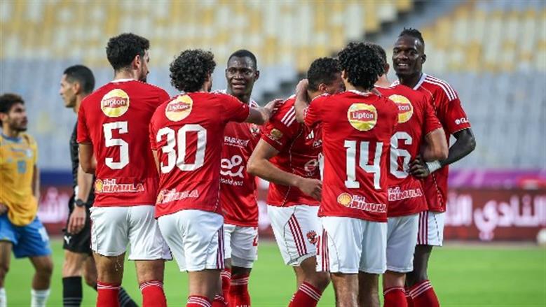 قرارات اتحاد الكرة تطيح بالأجانب من الدوري المصري.. والأهلي يدرس موقفه