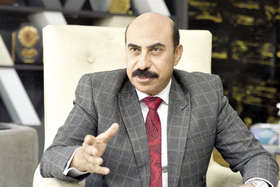 محافظ أسوان يضبط واقعة تهريب وقود ضخمة بطريق السادات