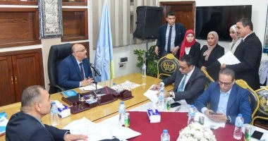محافظ الإسكندرية يلتقي مواطني العامرية وبرج العرب لبحث مطالبهم الخدمية