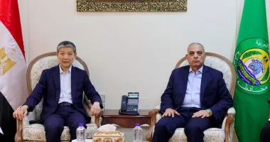 محافظ الإسماعيلية يبحث سبل التعاون المشترك مع السفير الصيني