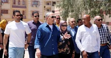 محافظ الإسماعيلية يتفقد منطقة عمارات الكوكاكولا لبحث حلول شكاوى السكان