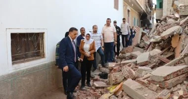 محافظ القليوبية يتفقد موقع انهيار منزل بقرية كفر الحمام في بنها