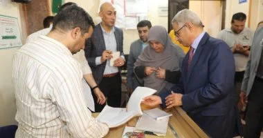 محافظ بني سويف يتفقد سير العمل بالوحدة المحلية والصحية ببياض العرب
