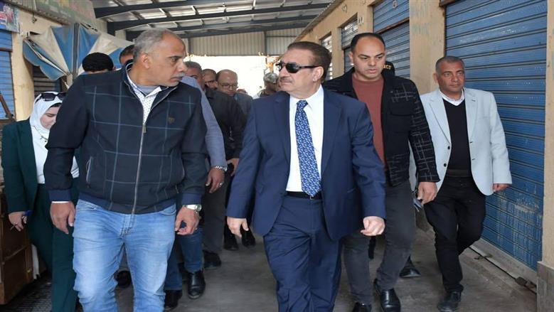 محافظ بورسعيد يوجه بتوفير أسواق حضارية بديلة للباعة الجائلين