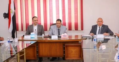 محافظ دمياط يلتقي المواطنين لبحث شكاواهم في كفر سعد