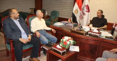 محافظ سوهاج يتابع تطورات مشروعات حياة كريمة ميدانياً في المحافظة