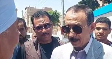 محافظ سوهاج يفحص جودة مياه الشرب بقرية بيت علام في جرجا