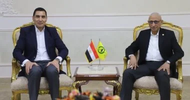 محافظ شمال سيناء ووزير الشباب يتفقدان المنشآت الرياضية بالمحافظة