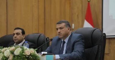 محافظ قنا يوجه بسرعة إنجاز ملفات التصالح وتحسين الخدمات المقدمة للمواطنين