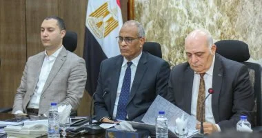 محافظ كفر الشيخ يكرم رئيسي دسوق ومصيف بلطيم لأدائهم المتميز