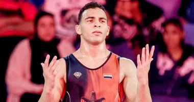 محافظ كفر الشيخ يهنئ بطل المحافظة لحصوله على فضية أفريقيا للمصارعة