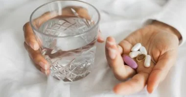 مكملات الحديد: الفوائد والجرعات والأضرار المحتملة