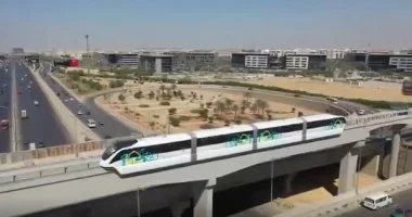 مونوريل شرق النيل يصل قلب القاهرة بالعاصمة الإدارية.. تفاصيل التشغيل