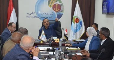 مياه القناة والري يبحثان تعزيز حوكمة الموارد المائية بمحافظات القناة