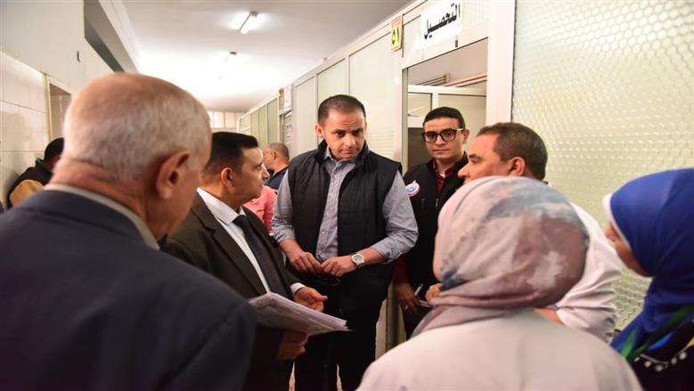 نائب وزير الصحة بالقليوبية يتوعد المقصرين ويؤكد: الدواء يصرف فورًا
