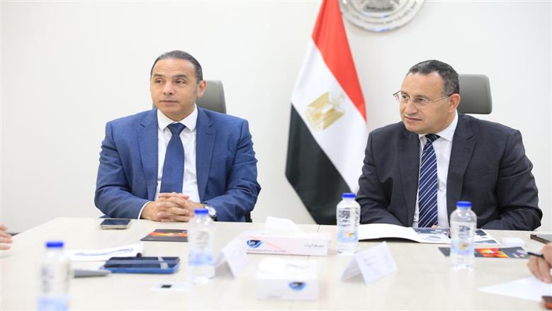 وزير التعليم العالي يناقش مع الرقابة المالية تعزيز الوعي المالي للطلاب