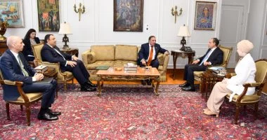 وزير الخارجية يبحث مع رئيس لجنة الشئون العربية تعزيز العمل المشترك