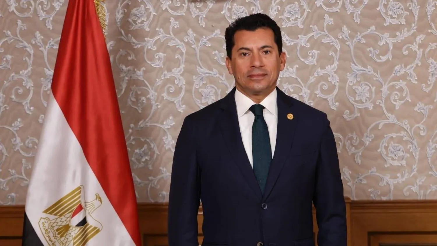 وزير الرياضة يهنئ المنتخب الوطني للتجديف بعد إنجاز تاريخي في بطولة إيطاليا