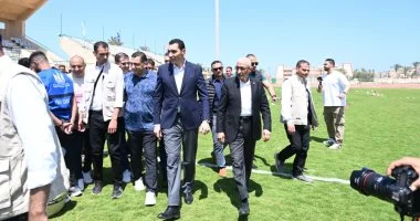 وزير الشباب ومحافظ شمال سيناء يتفقدان مشروعات تطوير استاد العريش