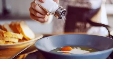 4 أطعمة صباحية تسرق نشاطك.. تجنبها لتنعم بيوم حيوي