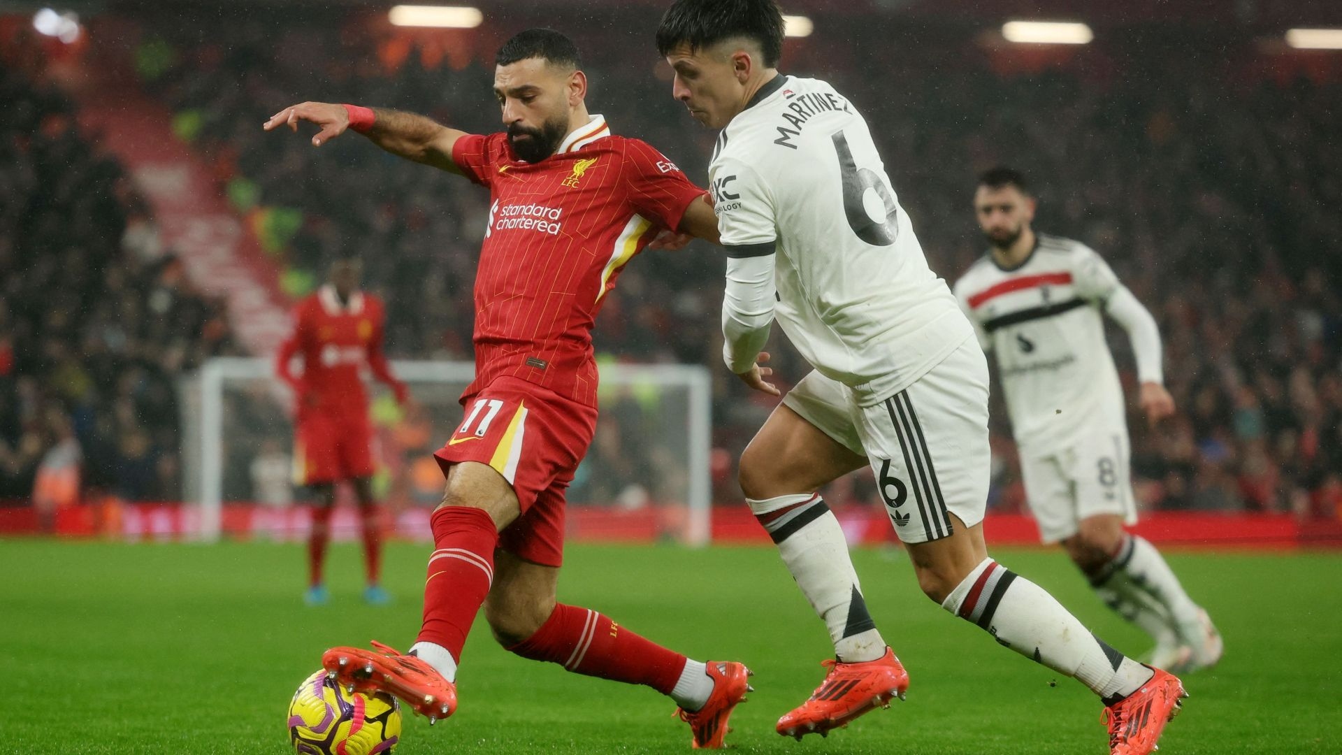 كلاسيكو إنجلترا موعد مباراة ليفربول ومانشستر يونايتد اليوم وتفاصيل التغطية المباشرة