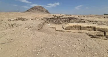 آثار الفيوم تواصل أعمال الحفائر في منطقة هوارة الأثرية