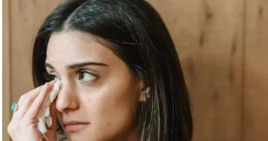 أسباب “الجوستينج” في العلاقات العاطفية وتأثيرها النفسي