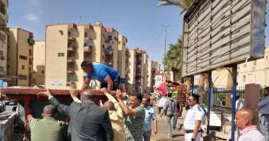 إزالة إشغالات الطريق العام بحي غرب سوهاج