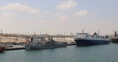 إعادة فتح ميناء العريش البحري واستئناف حركة الملاحة عقب تحسن الطقس