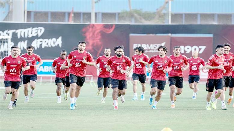 الزمالك والأهلي بالورقة والقلم: 3 نجوم سر الأبيض و5 يغيبون عن الأحمر