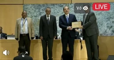 الصحة العالمية تمنح جائزة مانديلا لنائب وزير الصحة المصري عمرو قنديل