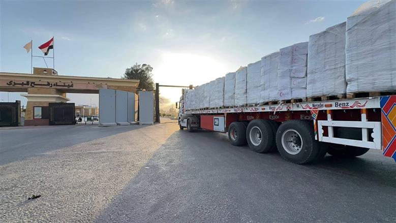 الهلال الأحمر المصري يطلق “زاد العزة 190” بـ3 آلاف طن مساعدات للفلسطينيين