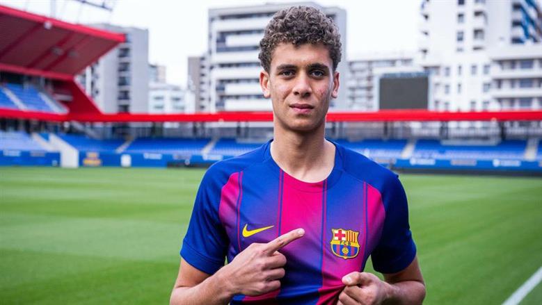 برشلونة يقرر تفعيل بند شراء حمزة عبدالكريم من الأهلي نهائيًا