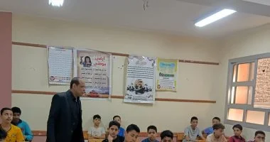 تعليم القليوبية يتفقد لجان امتحانات بنها ويحيل مسؤولاً للتحقيق