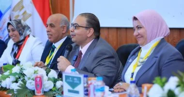 تمريض كفر الشيخ توصي بدمج الذكاء الاصطناعي في المناهج الدراسية
