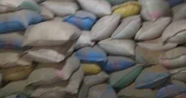 تموين سوهاج تضبط 20 طن ردة مغشوشة بمركز سوهاج