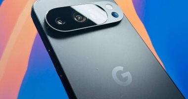 جوجل تطلق “Pixel Glow”: إشعارات ضوئية متعددة الألوان من ظهر الهاتف