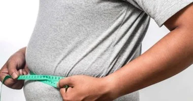 دراسة تكشف سبب تراكم دهون البطن مع التقدم في السن وطرق التخلص منها
